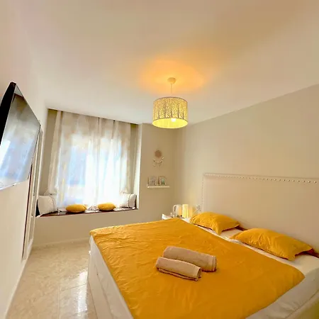 Romantica Ocean Retreat 아파트