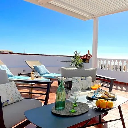 Romantica Ocean Retreat 아파트